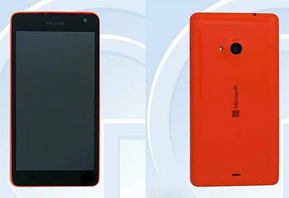 Фотографии и характеристики первого смартфона Microsoft Lumia