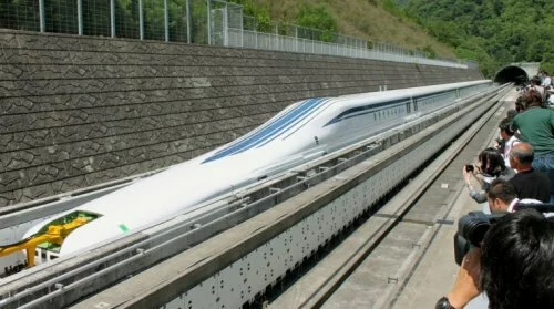 В Японии запустили поезд на магнитной подушке